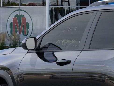 New 2026 Chevrolet Equinox LT w/ Convenience Package II image 12