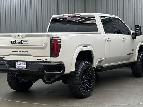 Used 2026 GMC Sierra 2500 AT4X w/ LPO, Black Badging Package AWD/4WD image 5