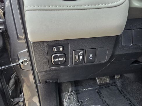 Used 2014 Toyota RAV4 XLE image 20