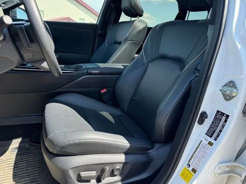 Used 2025 Toyota Crown Signia image 5