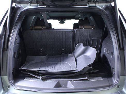 Used 2023 Chevrolet Tahoe High Country w/ Premium Package 2 image 12