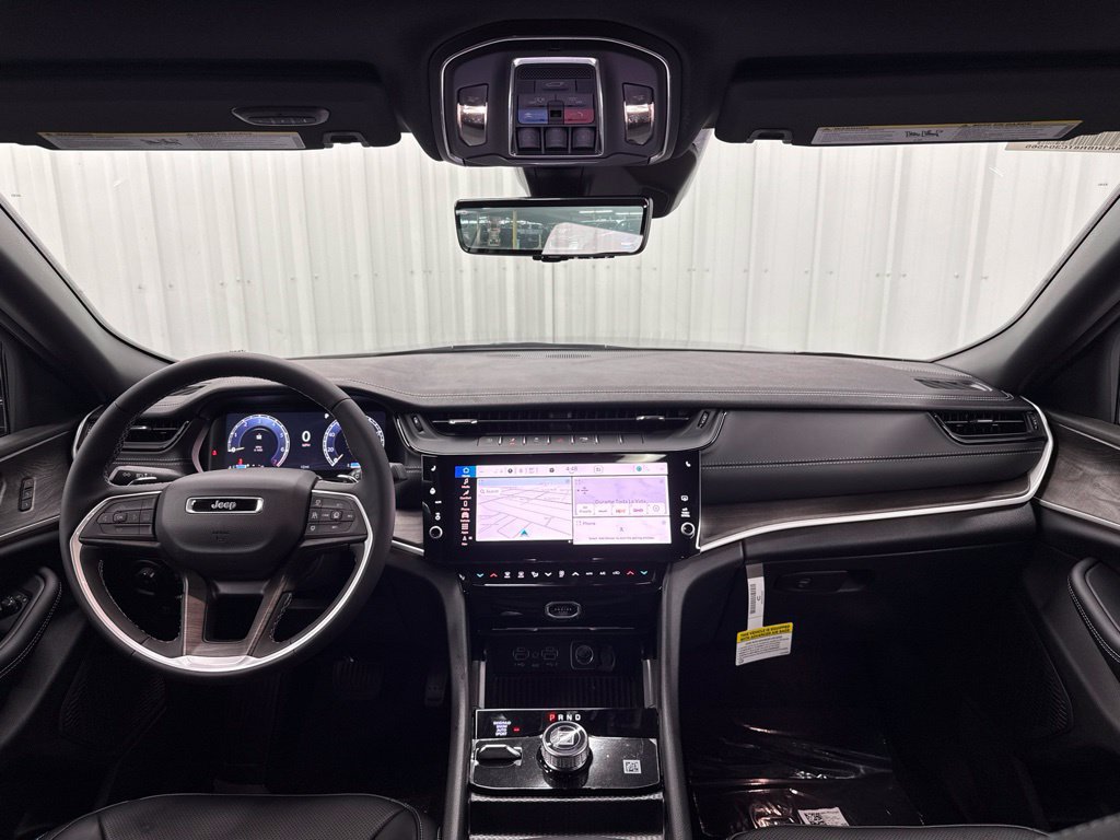 New 2026 Jeep Grand Cherokee Limited w/ Luxury Tech Group II AWD/4WD image 15