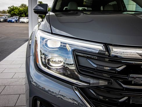 New 2026 Volkswagen Atlas SEL Premium R-Line image 7