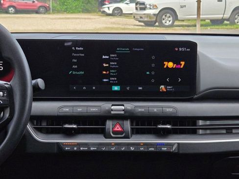 Used 2025 Kia K4 LXS image 18