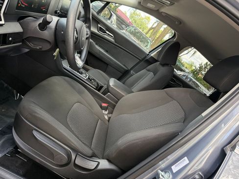 Used 2025 Kia Sportage LX image 21