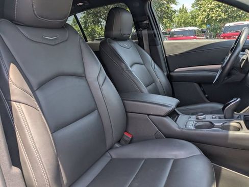 Used 2025 Cadillac XT4 Premium Luxury FWD image 35