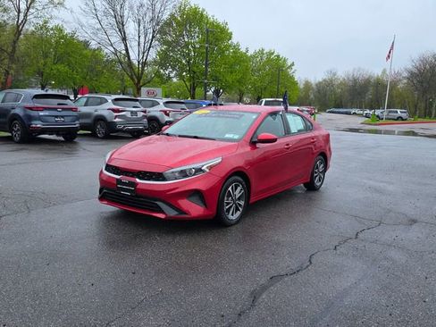 Certified 2023 Kia Forte LXS FWD image 4
