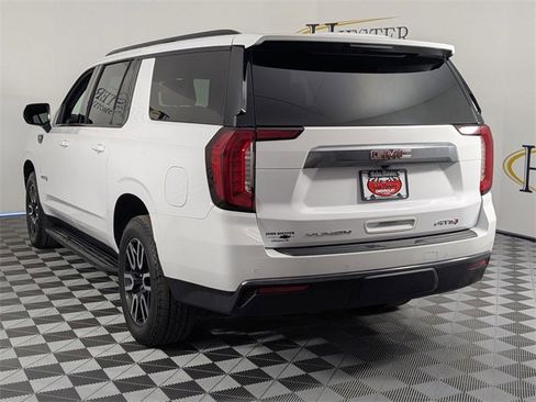 Used 2021 GMC Yukon XL AT4 image 5