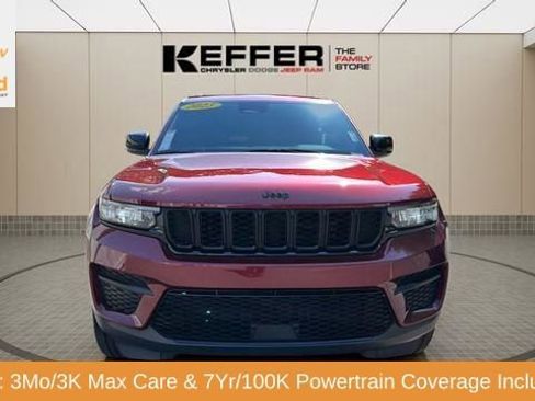 Certified 2023 Jeep Grand Cherokee Altitude AWD/4WD image 12