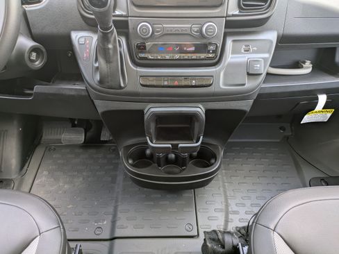 Used 2025 RAM ProMaster 2500 w/ Convenience Group FWD image 18