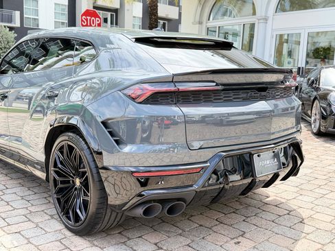 Used 2025 Lamborghini Urus SE image 15
