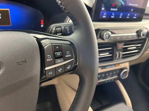 Used 2022 Ford Escape SEL w/ Technology Package image 19