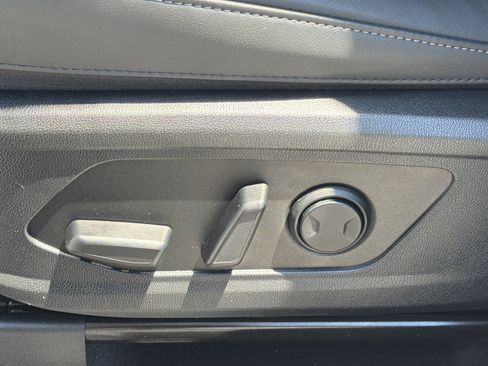 Used 2025 Kia Sorento EX w/ Panoramic Sunroof Package FWD image 18