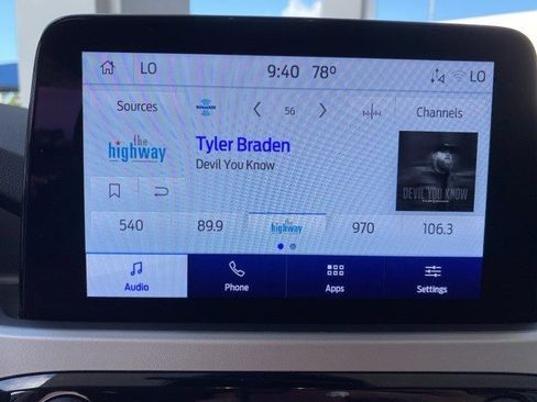 Certified 2022 Ford Escape SE w/ SE Sport Appearance Package image 18