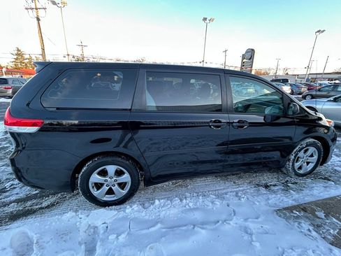 Used 2012 Toyota Sienna image 5