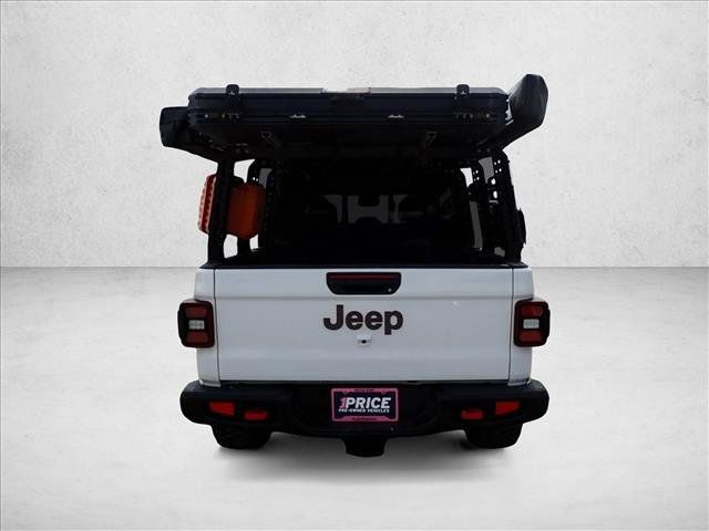 Used 2024 Jeep Gladiator Rubicon w/ Technology Group AWD/4WD image 3