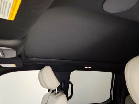 Used 2025 Ford F150 Lightning Platinum image 12