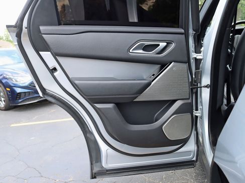 Used 2018 Land Rover Range Rover Velar R-Dynamic SE image 35