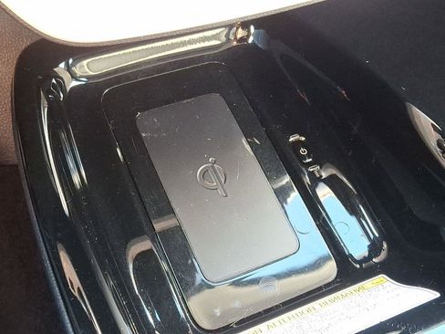 Used 2018 Toyota Prius Prime Advanced image 24