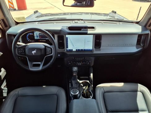 Used 2024 Ford Bronco Outer Banks AWD/4WD image 10