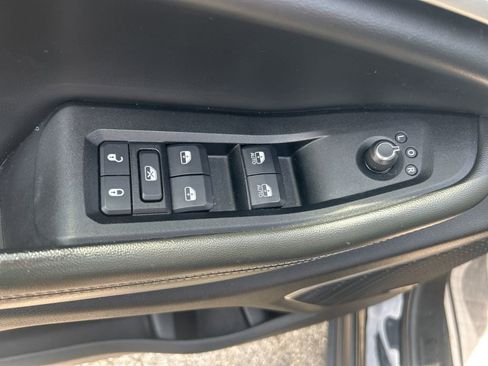 Used 2022 Jeep Grand Cherokee Limited AWD/4WD image 16