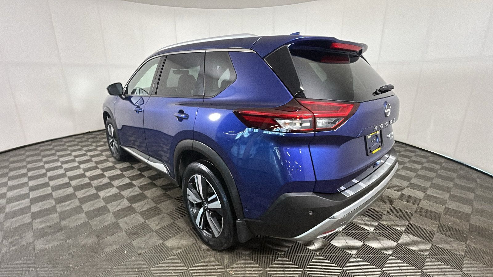 Used 2023 Nissan Rogue Platinum w/ Platinum Premium Package AWD/4WD image 5