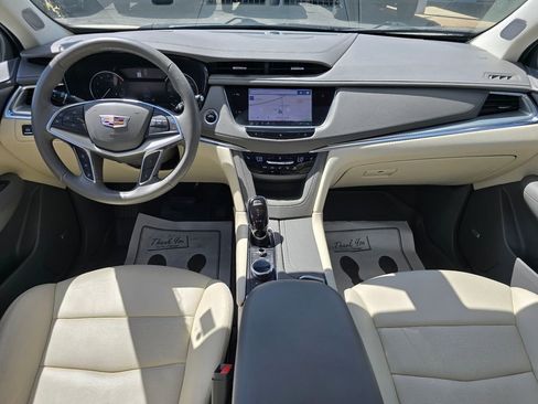 Used 2020 Cadillac XT5 Premium Luxury AWD/4WD image 3