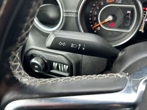 Used 2020 Jeep Wrangler Unlimited Sahara image 18