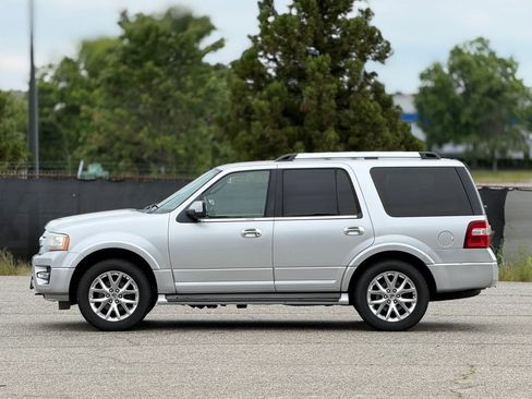 Used 2017 Ford Expedition Limited AWD/4WD image 8