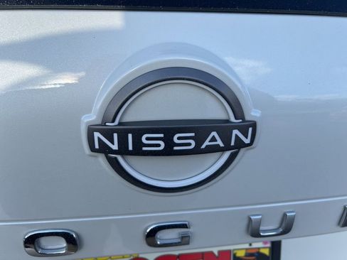 Certified 2023 Nissan Rogue SL w/ SL Premium Package image 37