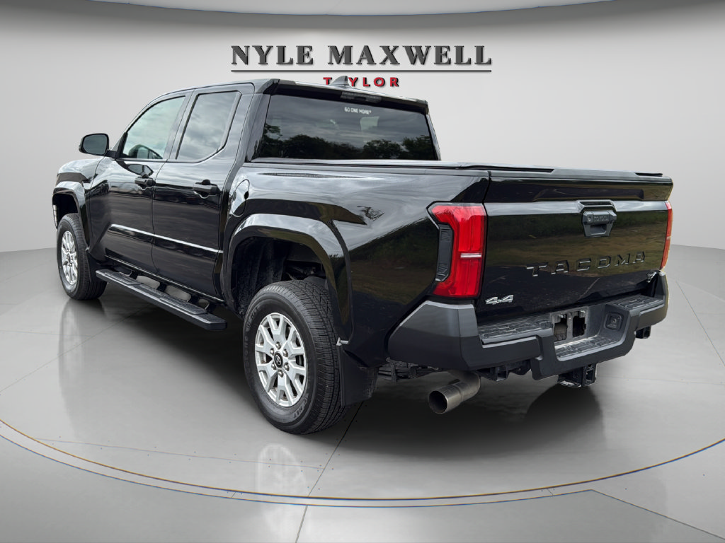 Used 2024 Toyota Tacoma SR AWD/4WD image 17