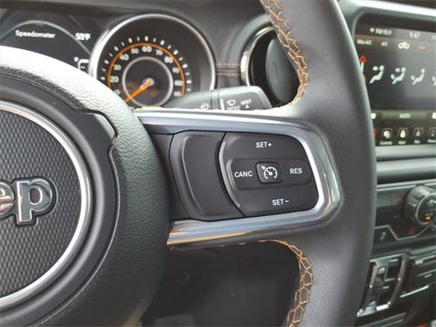 Used 2023 Jeep Gladiator Overland image 19