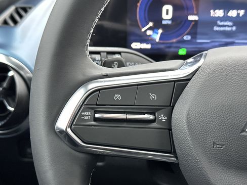 New 2026 Chevrolet Equinox EV LT image 17