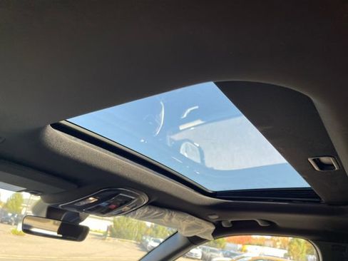 New 2025 Jeep Grand Cherokee Altitude image 17