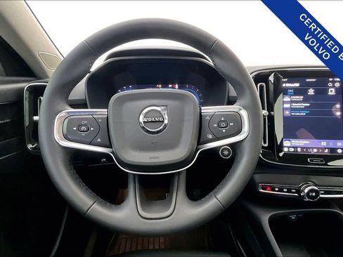 Certified 2023 Volvo XC40 B5 Ultimate w/ Protection Package Premier image 8