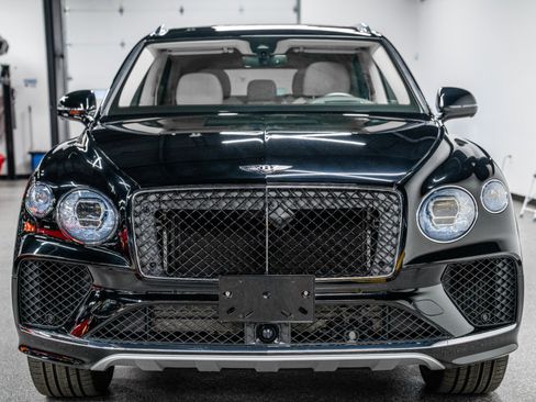 Used 2024 Bentley Bentayga Extended Wheelbase image 4