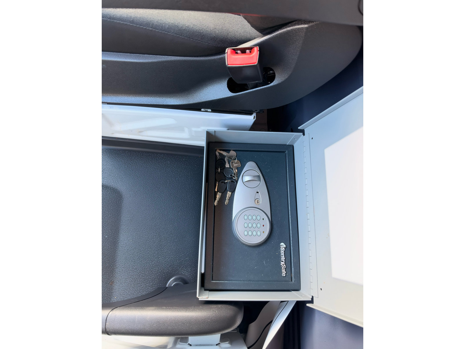 Used 2022 Mercedes-Benz Sprinter 1500 image 19