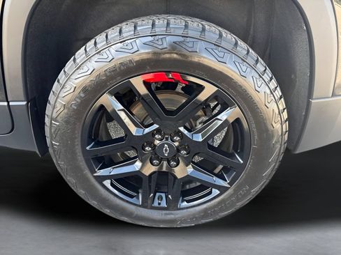 Used 2019 Chevrolet Traverse LT w/ LT Premium Package AWD/4WD image 34