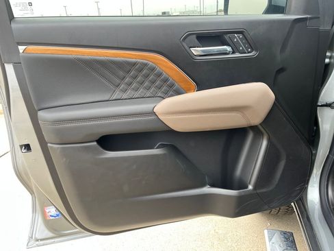 New 2026 GMC Canyon Denali image 11