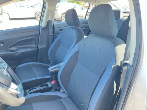 Used 2025 Nissan Versa SV w/ Trunk Package image 27