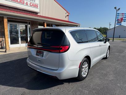 Used 2024 Chrysler Pacifica Touring-L