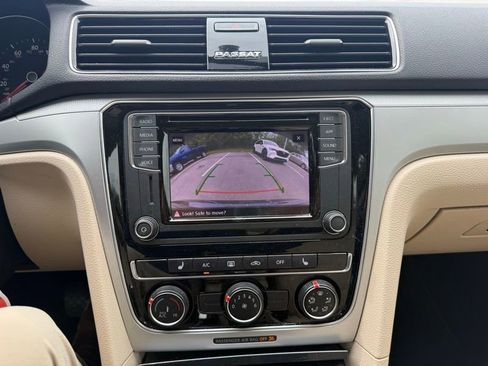 Used 2019 Volkswagen Passat 2.0T Wolfsburg FWD image 14