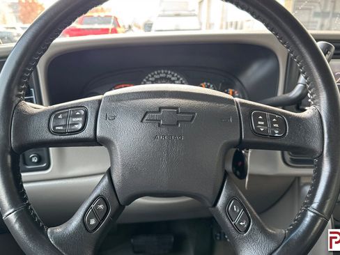 Used 2005 Chevrolet Silverado 2500 LT w/ Heavy-Duty Power Package image 25