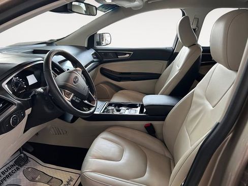 Used 2020 Ford Edge Titanium image 7