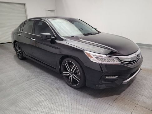 Used 2017 Honda Accord Touring image 13