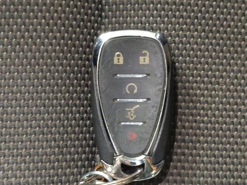 Used 2020 Chevrolet Traverse LT image 32