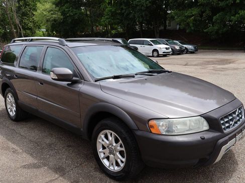 Used 2007 Volvo XC70 AWD/4WD image 1
