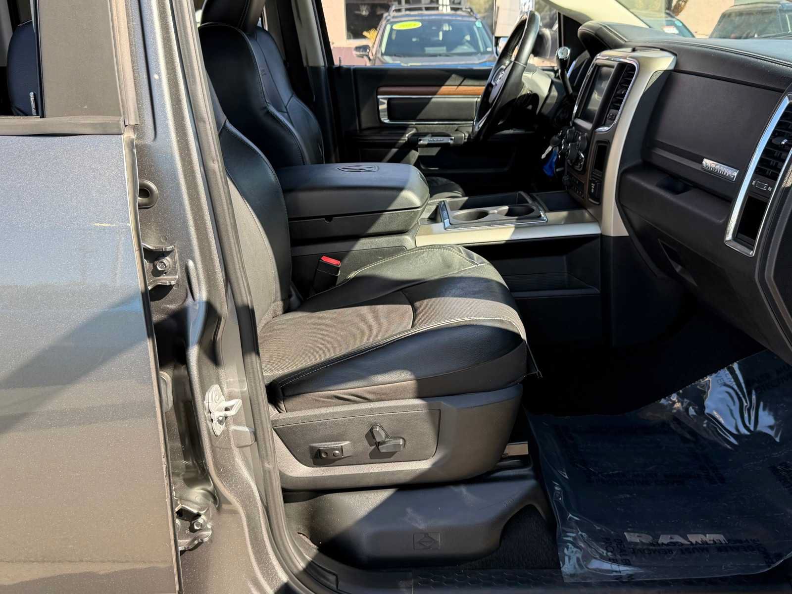 Used 2013 RAM 3500 Laramie w/ Cold Weather Group AWD/4WD image 30