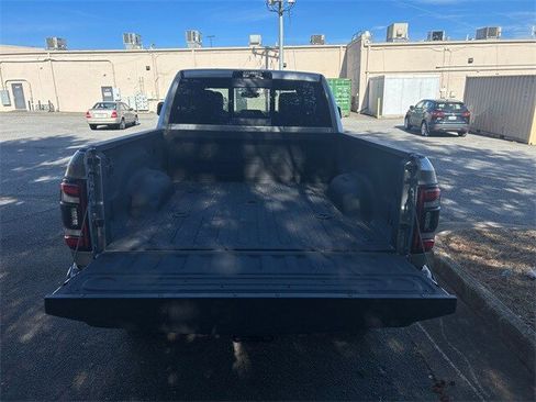 Used 2022 RAM 2500 Laramie w/ Night Edition image 16