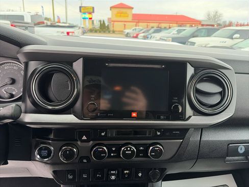 Used 2019 Toyota Tacoma TRD Pro AWD/4WD image 11